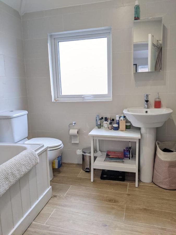 Hébergement de vacances Entire House, Sleeps 2-6, Sunroom, Outside Yard Dublin